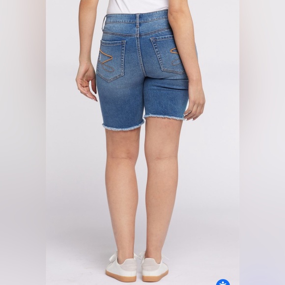 SUNSET BERMUDA SHORTS IN THE COLOR MINERS - Picture 14 of 14